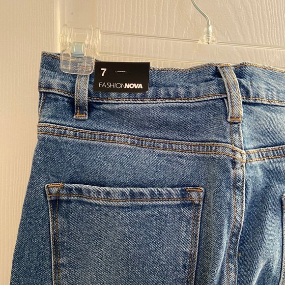 FASHION NOVA mom jeans - Picture 3 of 4